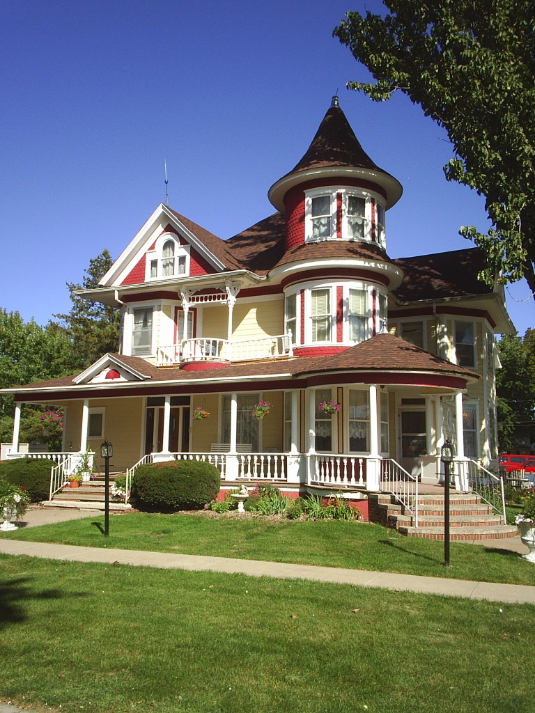 Built in 1904 as a family home, this Queen Anne has served and welcomed guests from the surrounding communities.